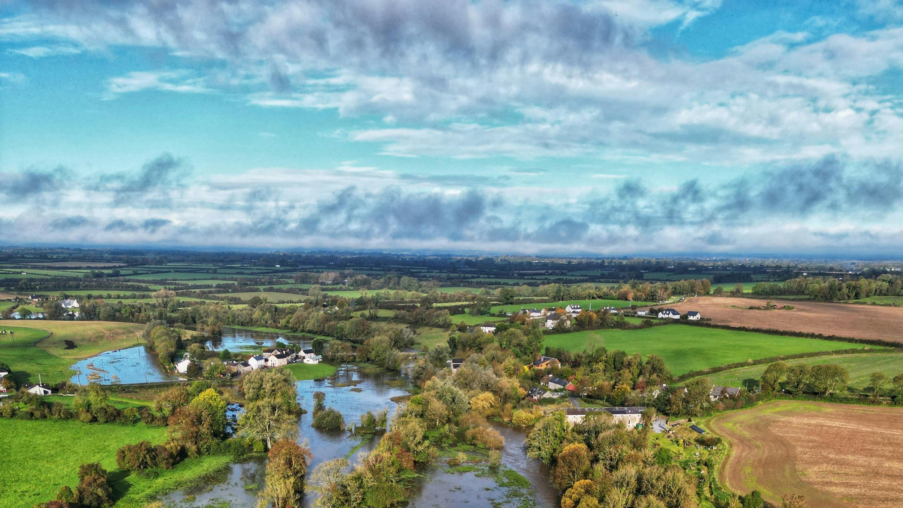 Photo by Jay's Photography: https://www.pexels.com/photo/landscape-with-a-castle-ruin-18863142/